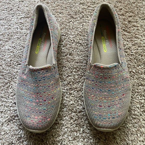 Skechers Relaxed Fit Reggae Fest Women’s Shoes - Picture 3 of 6